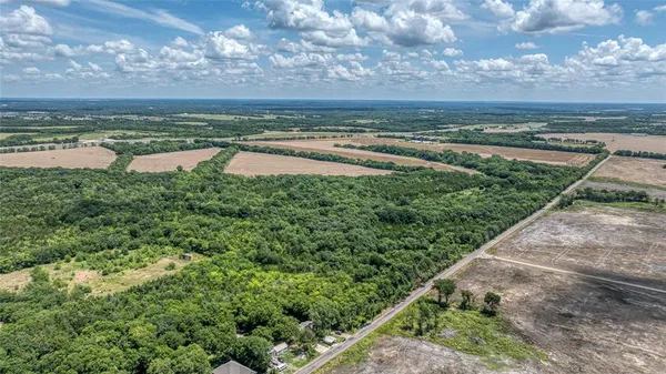 a view of an ocean and a building