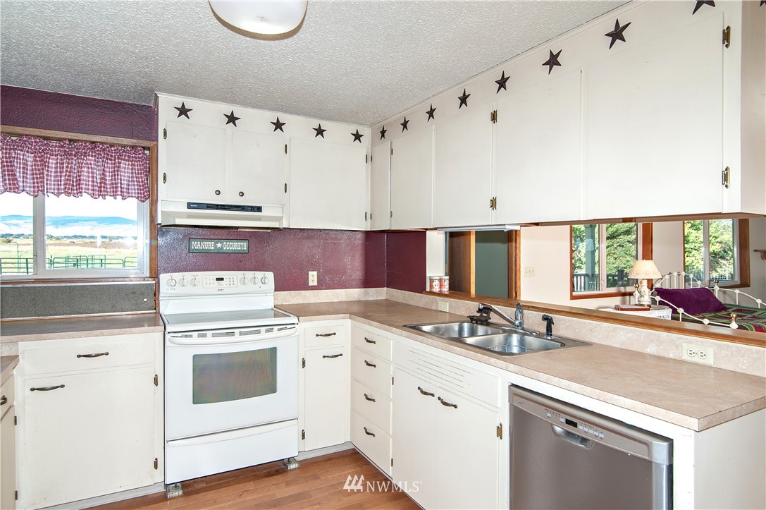 1061 Lyons Road Ellensburg, WA 98926 - Photo 5 of 25