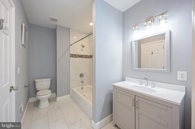 $2,800 | 10 North Ellwood Avenue, Baltimore, MD 21224