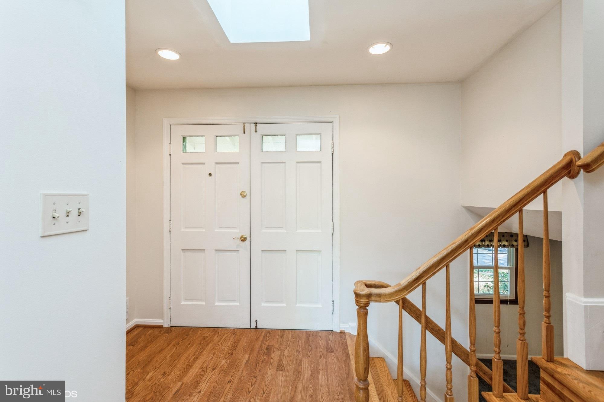 6613 Red Jacket Road Springfield, VA 22152 - Photo 4 of 40 Entry Foyer