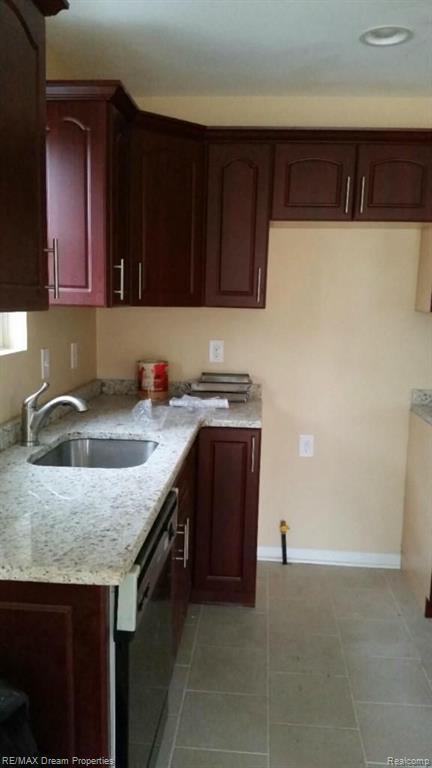 20437 Angling Street Livonia, MI 48152 - Photo 8 of 18