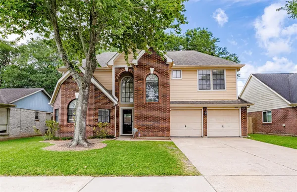 $2,390 | 3022 Norwich Street, Pearland, TX 77584