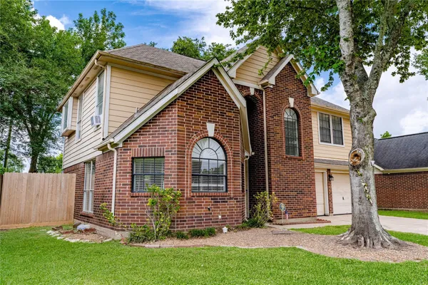 $2,390 | 3022 Norwich Street, Pearland, TX 77584