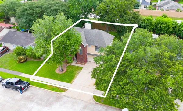 $2,390 | 3022 Norwich Street, Pearland, TX 77584
