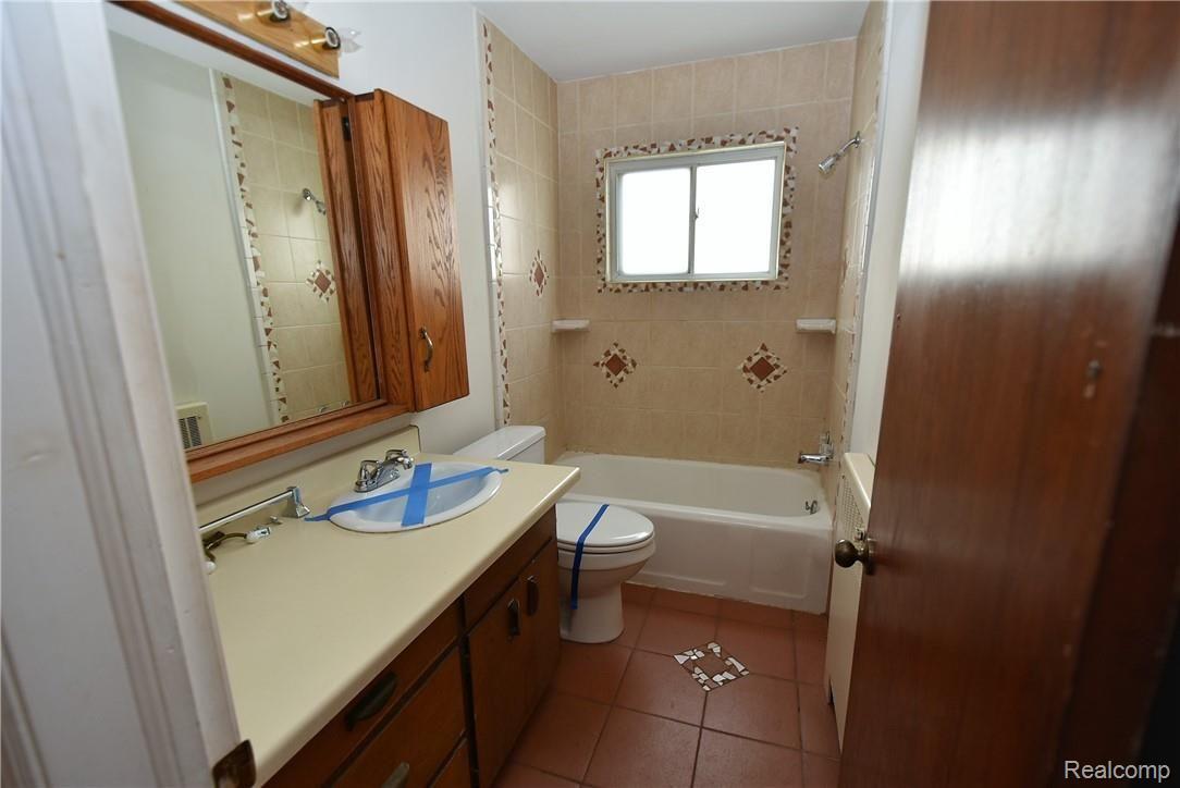 3505 Beecher Road Flint, MI 48503 - Photo 21 of 28 DSC_7839.JPG