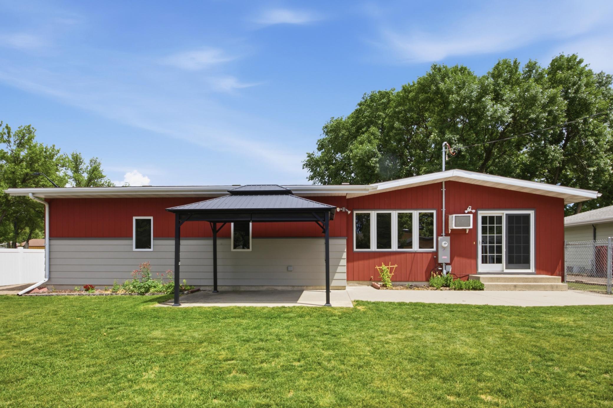 3030 8th Street North Fargo, ND 58102 - Photo 24 of 27