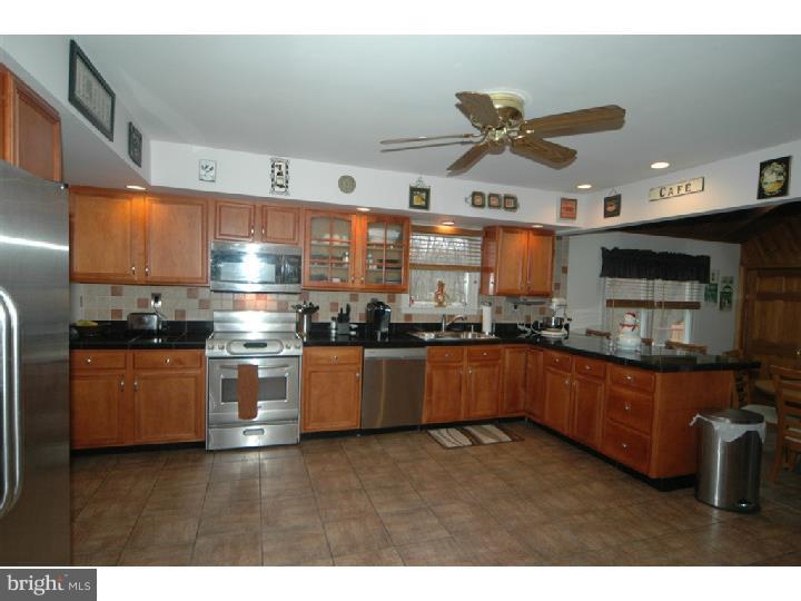 1139 Charter Road Warminster, PA 18974 - Photo 5 of 24 Kitchen