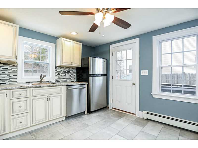 73 Arnold Road Coventry, RI 02816 - Photo 8 of 24 Kitchen.