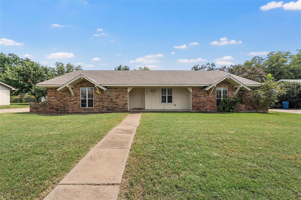 309 Crescent Drive Hewitt, TX 76643 - Photo 3 of 16 a front view of house with yard and green space