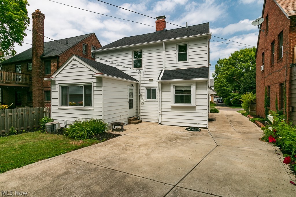 2338 Charney Road Cleveland, OH 44118 - Photo 5 of 24 Gallery Image 5