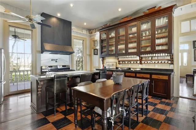 $2,100,000 | 17523 Highway 418, Lettsworth, LA 70753