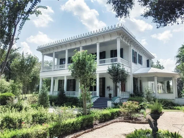 $2,100,000 | 17523 Highway 418, Lettsworth, LA 70753