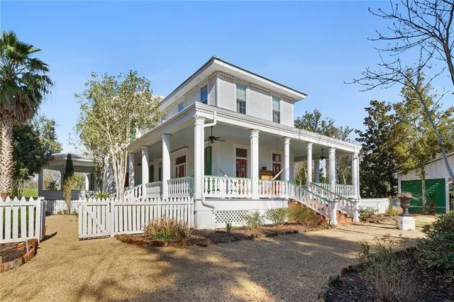 $2,100,000 | 17523 Highway 418, Lettsworth, LA 70753