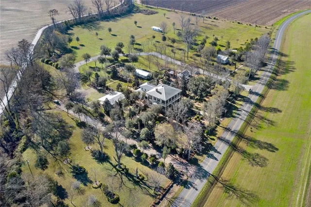 $2,100,000 | 17523 Highway 418, Lettsworth, LA 70753