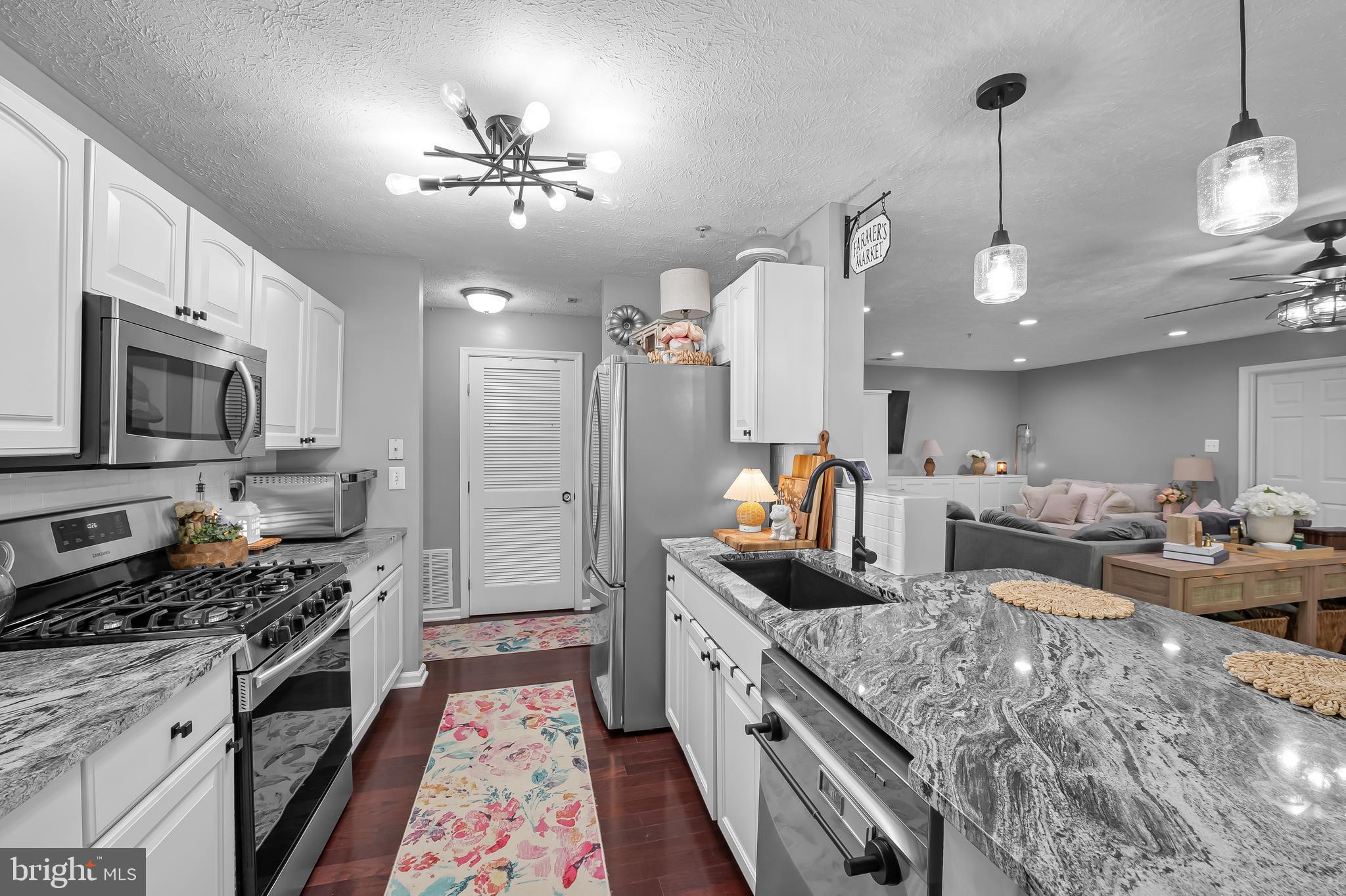 4713 Shellbark Road, Unit 4713 Owings Mills, MD 21117 - Photo 11 of 27 Kitchen with granite countertops