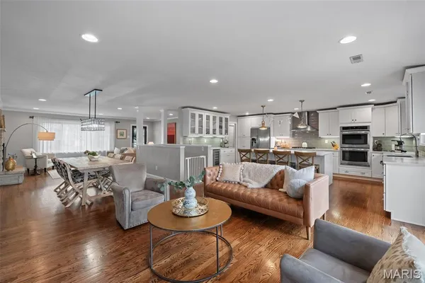 $679,000 | 12467 Ballas Meadows Drive, Des Peres, MO 63131