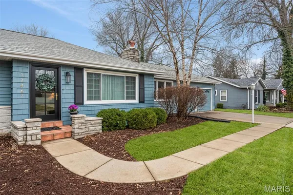 $679,000 | 12467 Ballas Meadows Drive, Des Peres, MO 63131