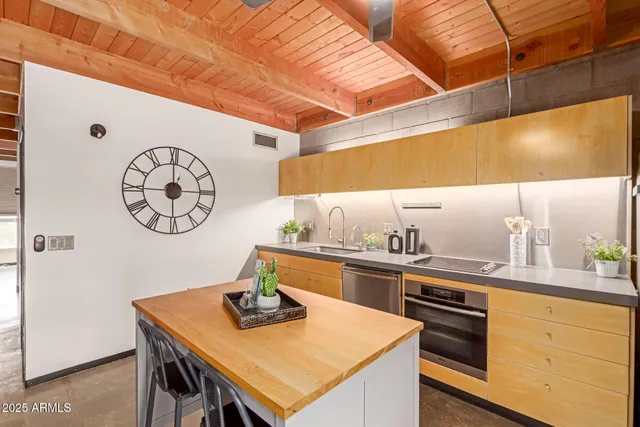 $2,550 | 727 East Portland Street, Unit 3, Phoenix, AZ 85006