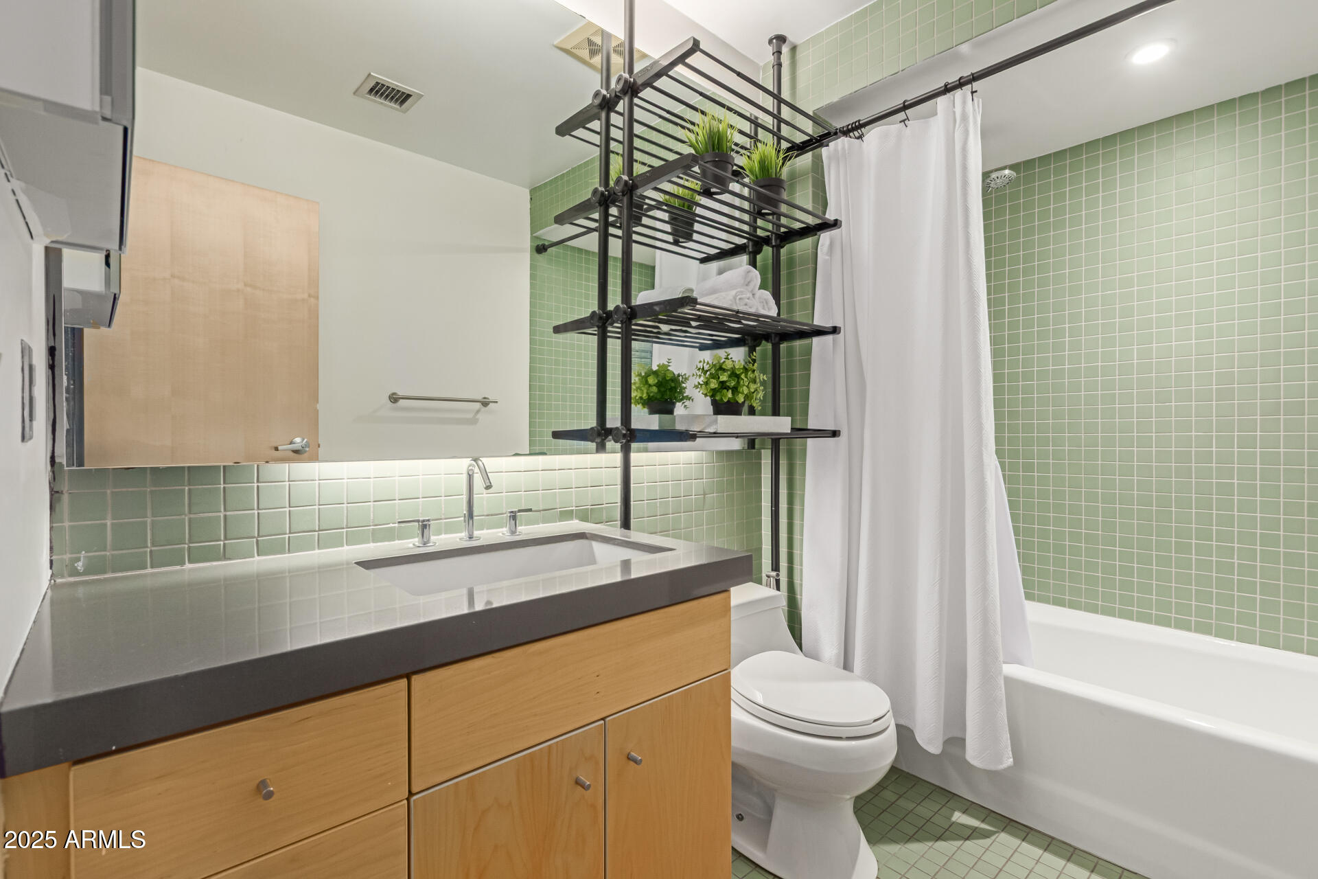 727 East Portland Street, Unit 3 Phoenix, AZ 85006 - Photo 16 of 41 19 - Portland