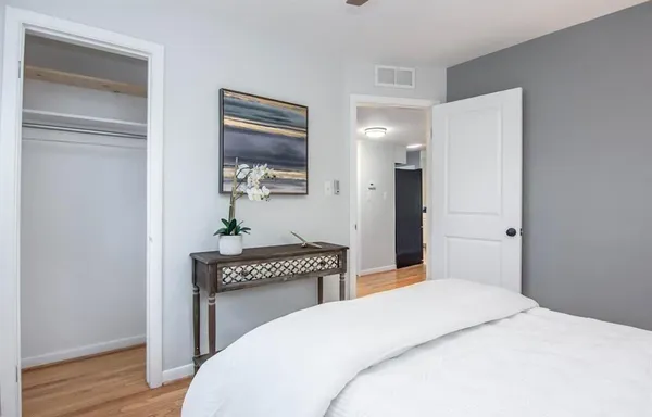$2,050 | 14030 Elgin Street, Oak Park, MI 48237