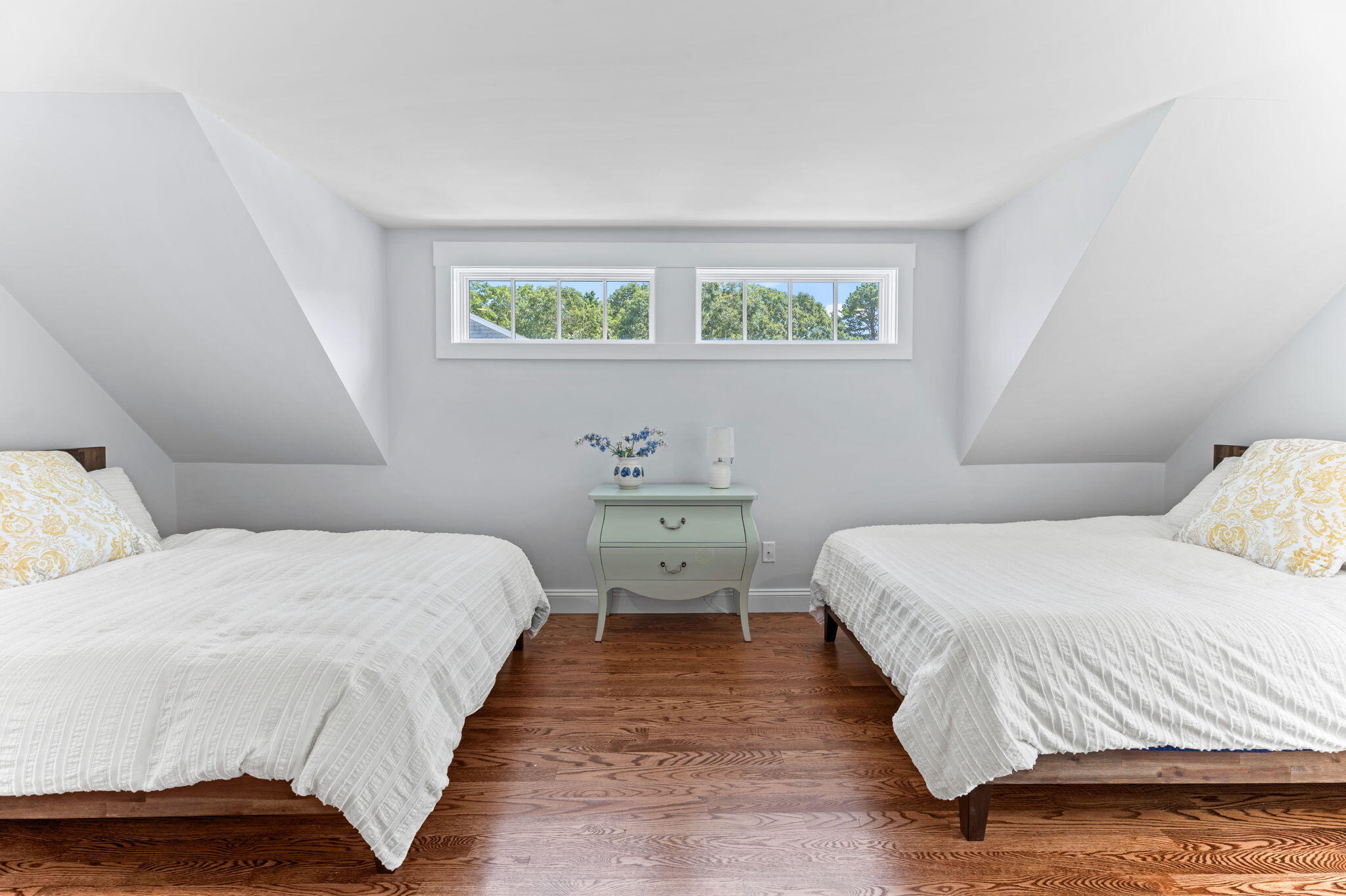 101 Warren Street Osterville, MA 02655 - Photo 27 of 39 a bedroom with a bed and window