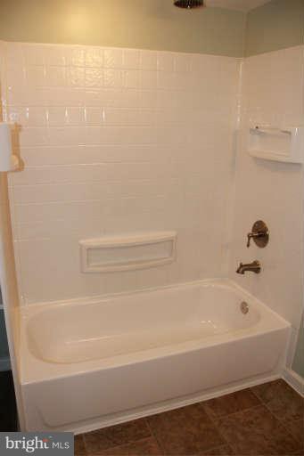 8802 Lakewood Road Baltimore, MD 21234 - Photo 15 of 19 Bath