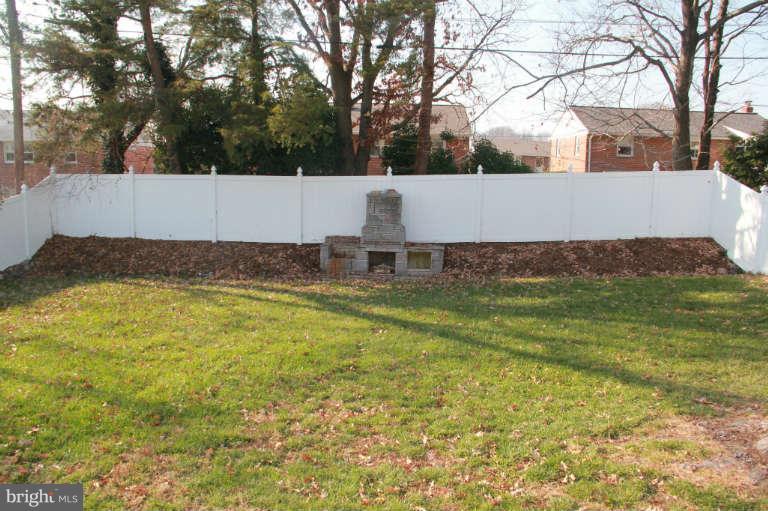 8802 Lakewood Road Baltimore, MD 21234 - Photo 4 of 19 Exterior (Rear)