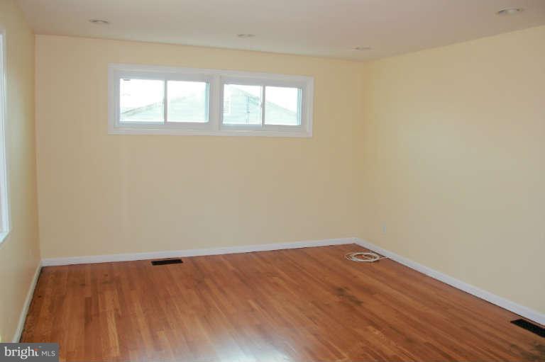 8802 Lakewood Road Baltimore, MD 21234 - Photo 6 of 19 Interior (General)