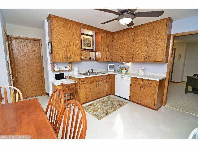 3932 Tonkawood Road Minnetonka, MN 55345 - Photo 6 of 18 Gallery Image 6