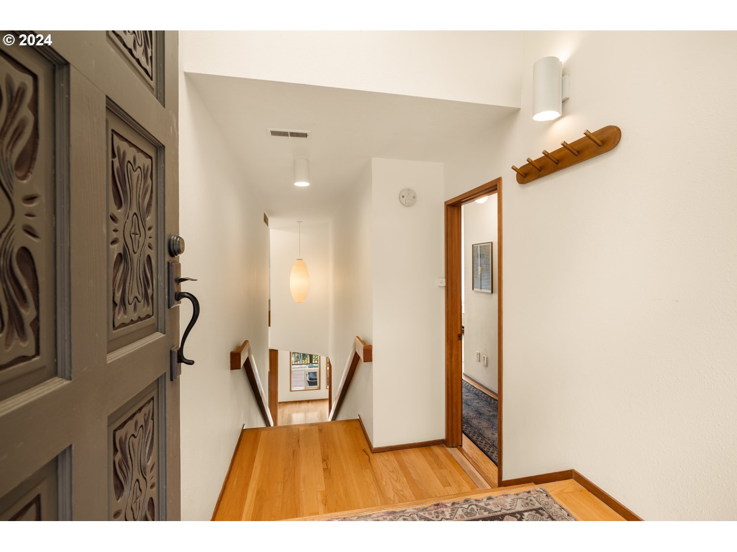 2827 Northeast Rocky Butte Road Portland, OR 97220 - Photo 4 of 48 Gallery Image 4
