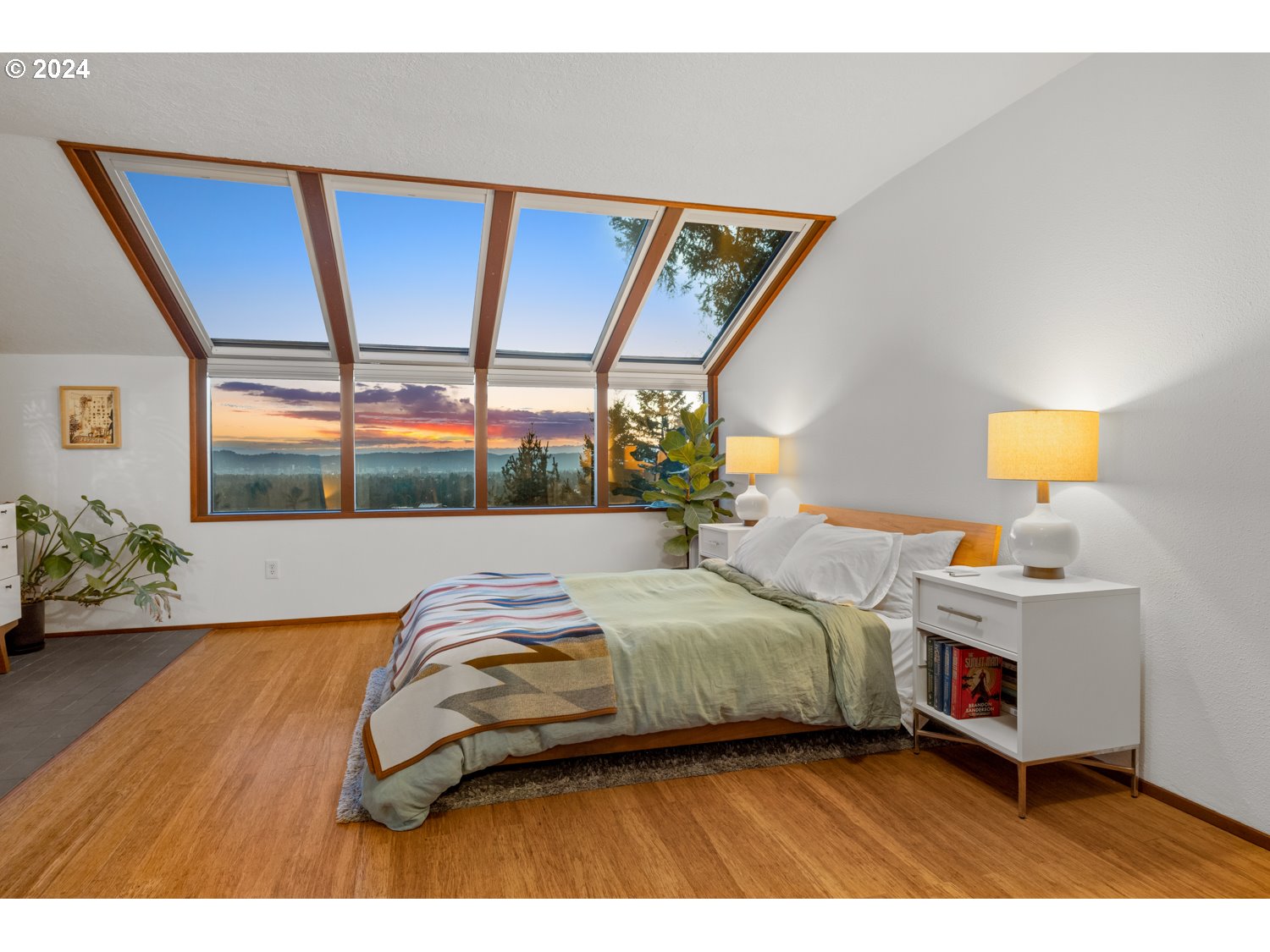 2827 Northeast Rocky Butte Road Portland, OR 97220 - Photo 5 of 48 Gallery Image 5