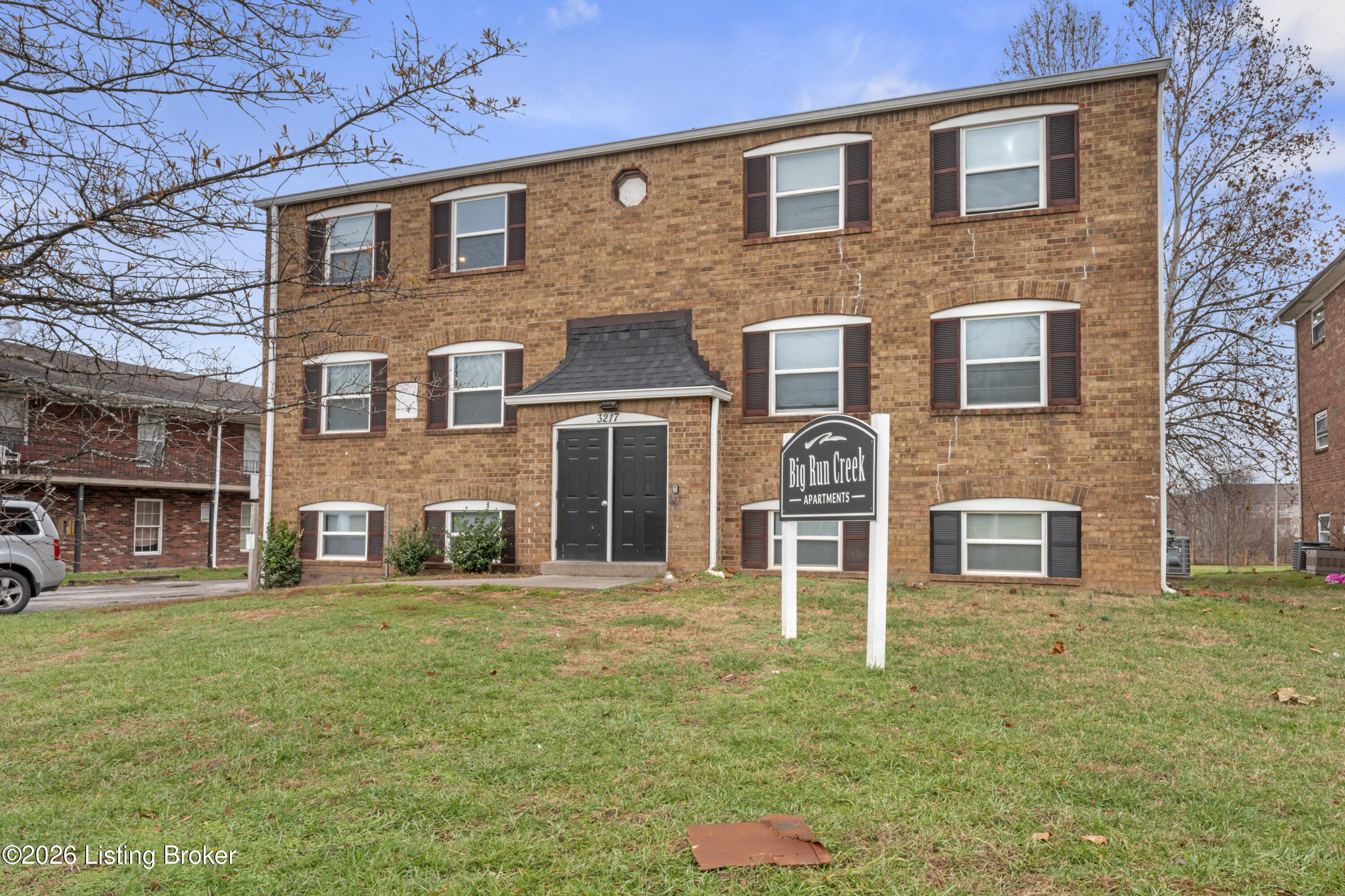 3217 Fordhaven Road, Unit 5 Louisville, KY 40214 - Photo 1 of 12 Pic 1