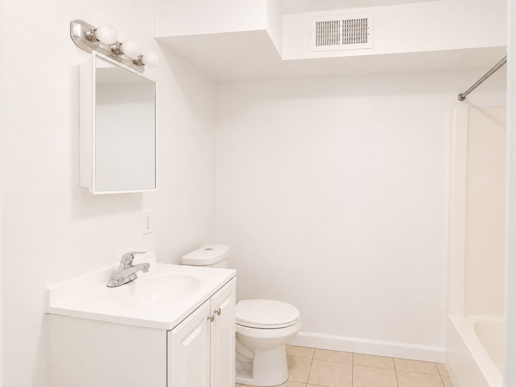 526 Third Street, Unit 3 Fall River, MA 02721 - Photo 2 of 6