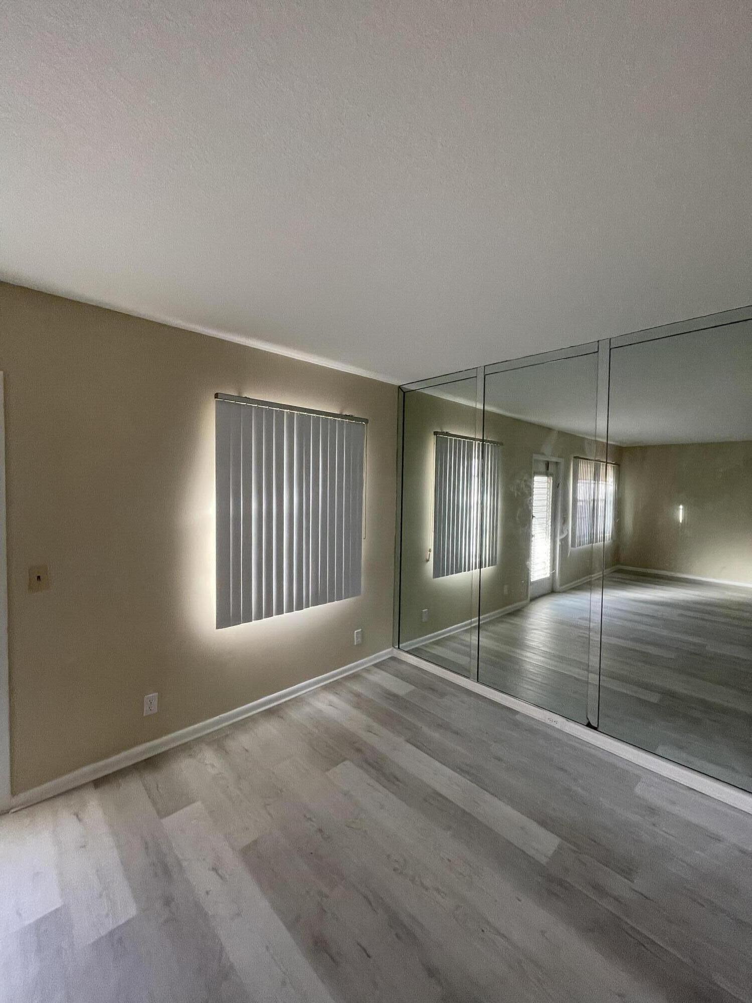 311 Fanshaw Drive, Unit H Boca Raton, FL 33434 - Photo 2 of 14 Dining room