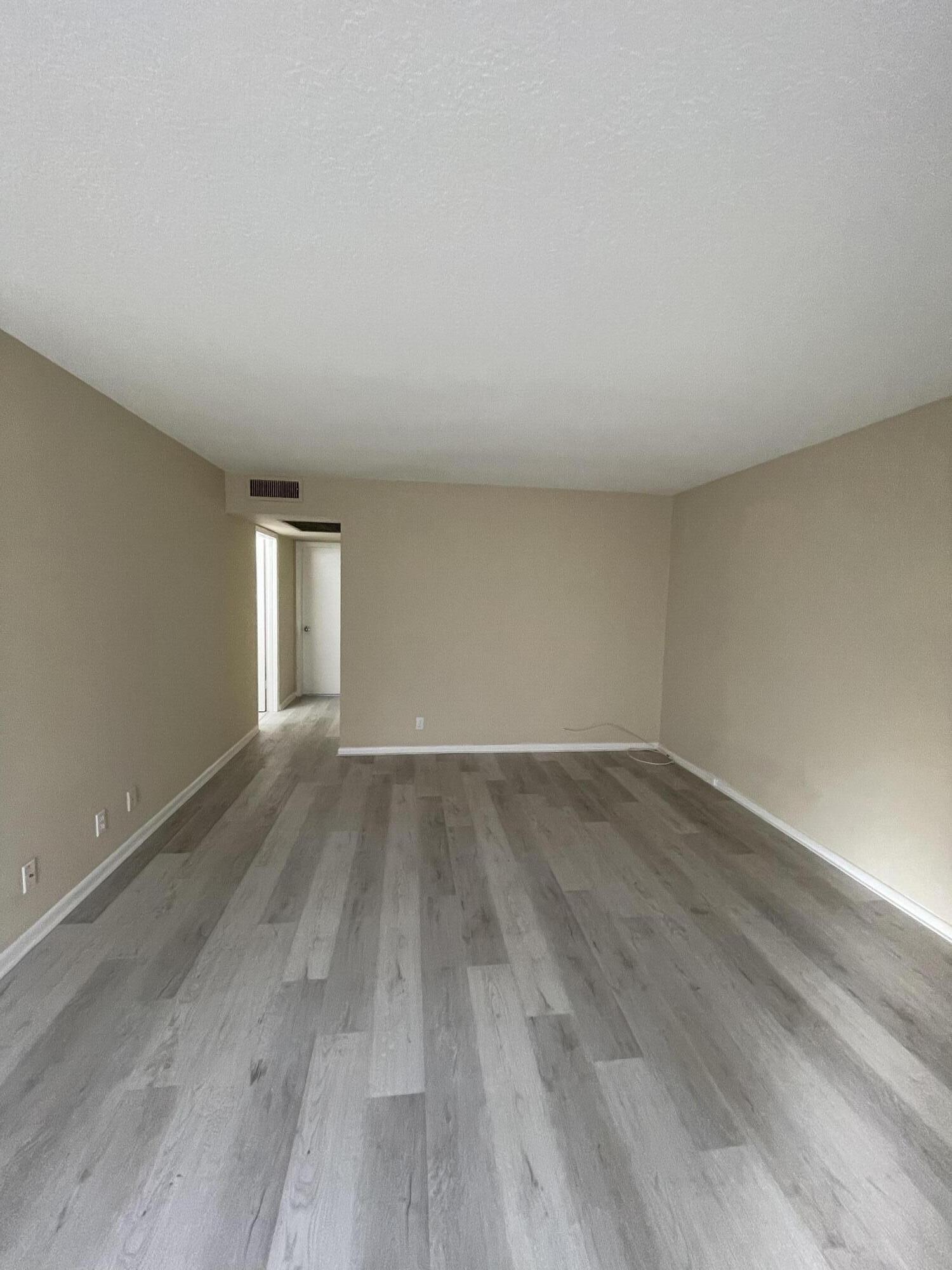 311 Fanshaw Drive, Unit H Boca Raton, FL 33434 - Photo 5 of 14 Living Room