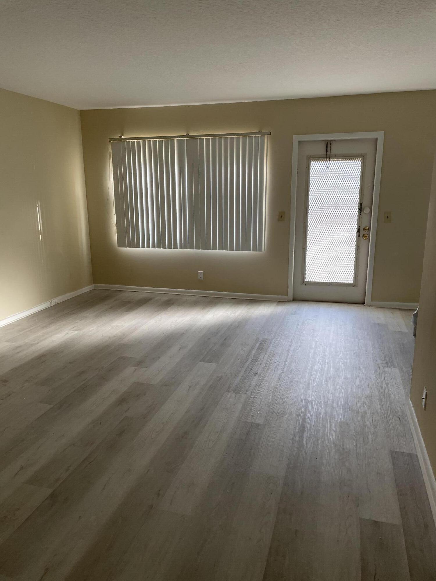 311 Fanshaw Drive, Unit H Boca Raton, FL 33434 - Photo 10 of 14 Living Room
