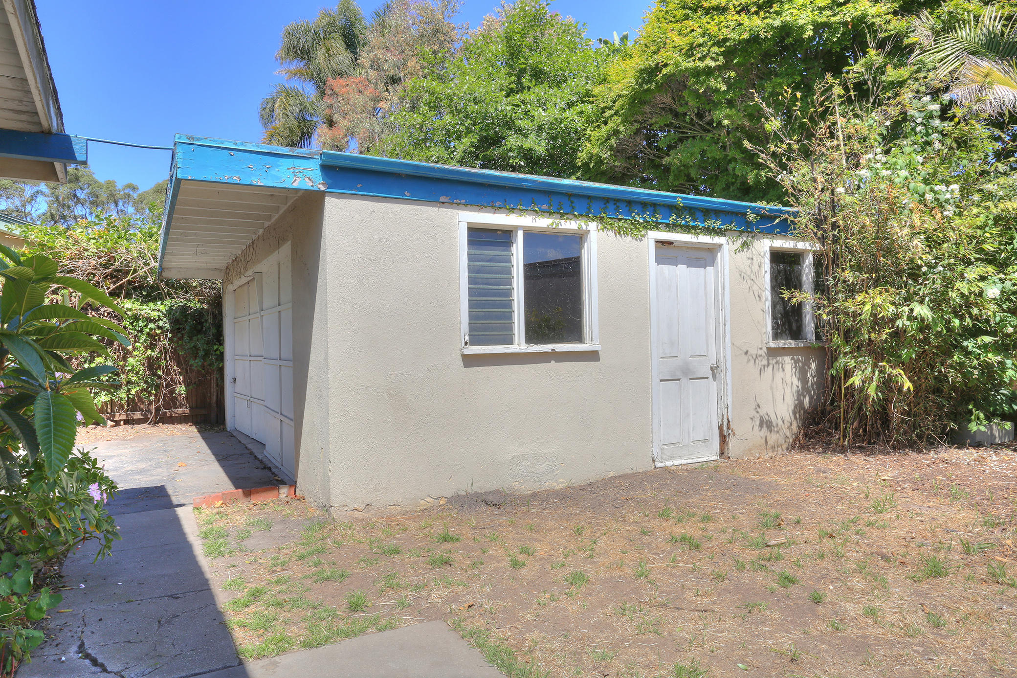 6876 Sabado Tarde Road Goleta, CA 93117 - Photo 17 of 24 Garage