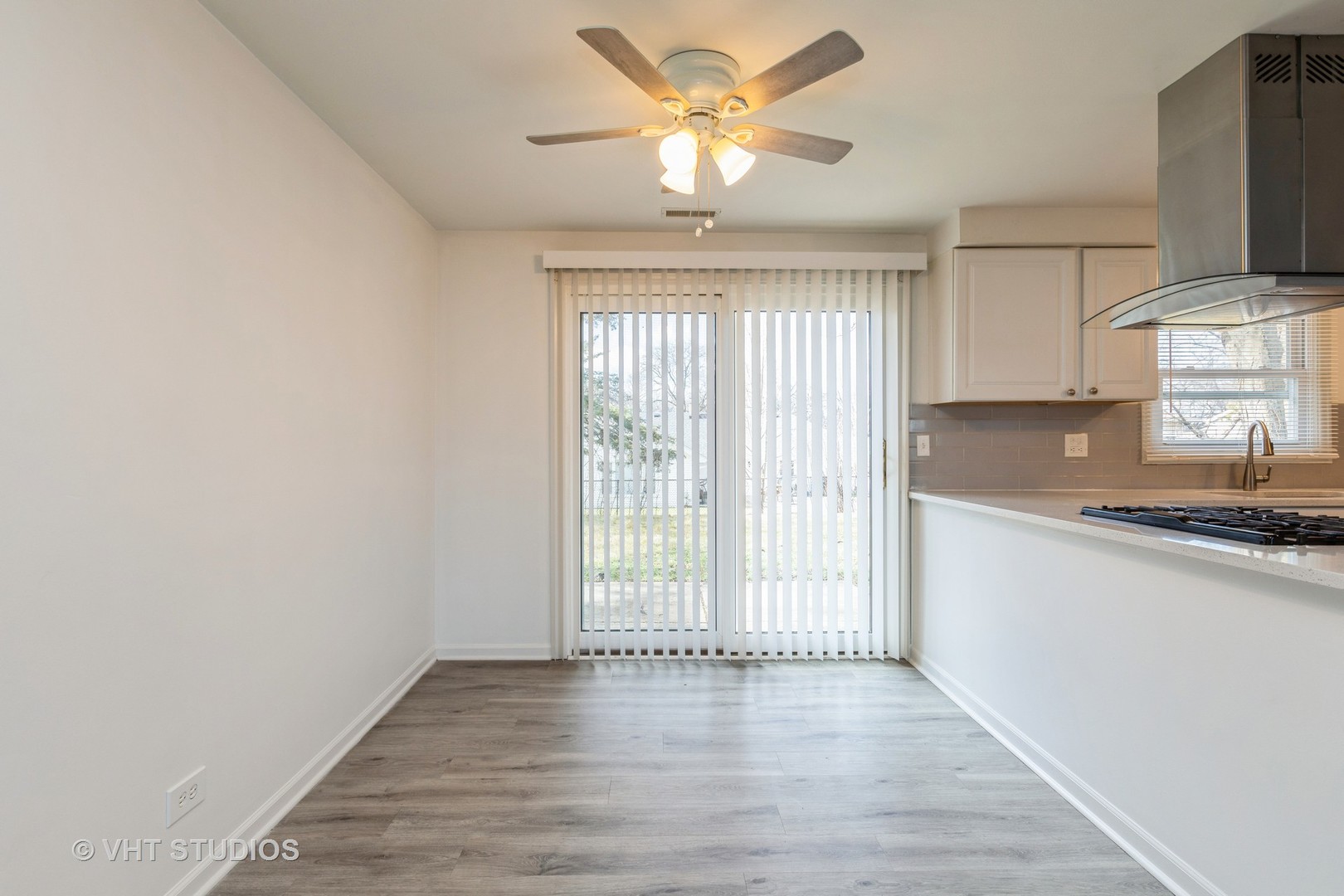 534 Springinsguth Road Schaumburg, IL 60193 - Photo 4 of 15 Gallery Image 4