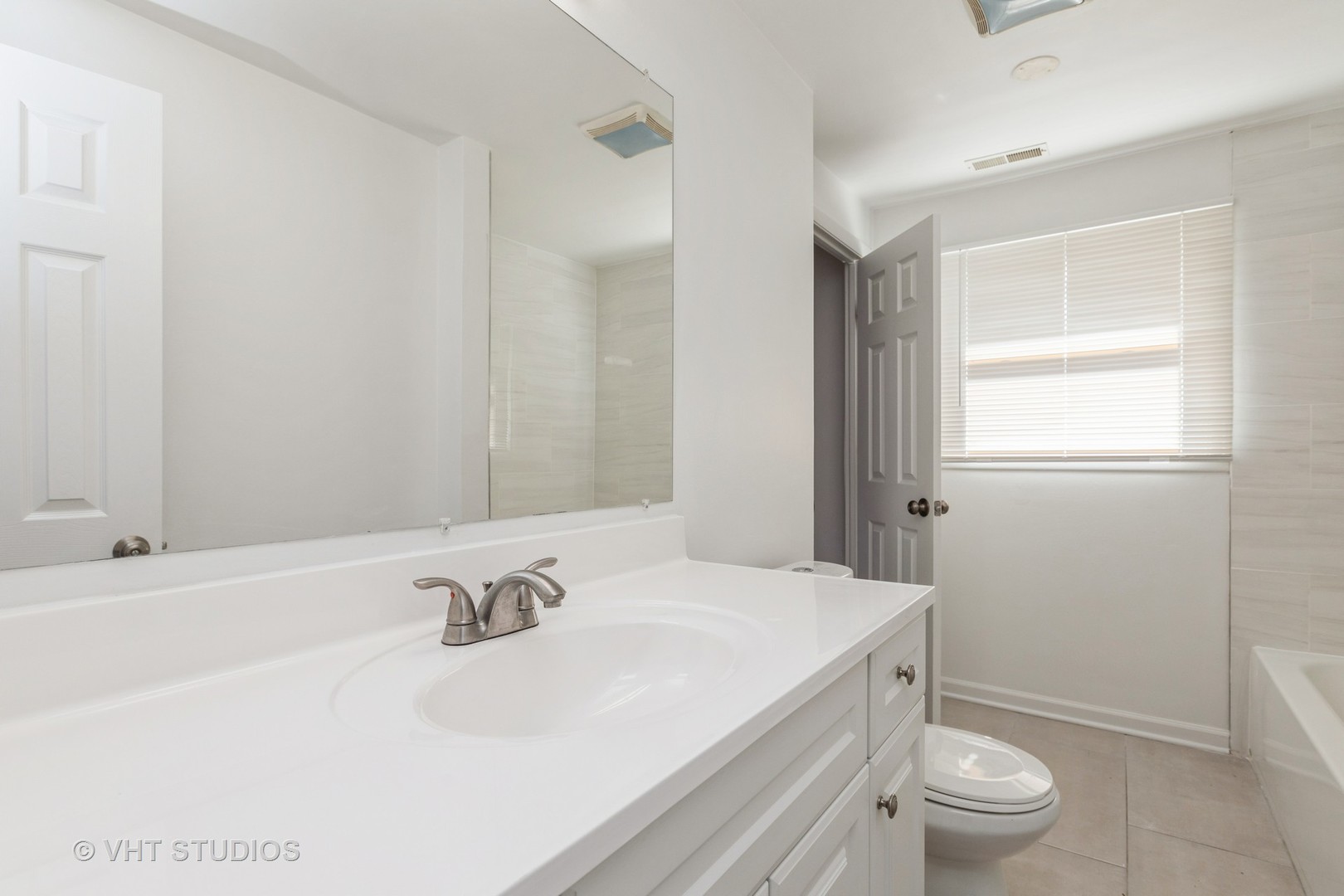 534 Springinsguth Road Schaumburg, IL 60193 - Photo 8 of 15 Gallery Image 8