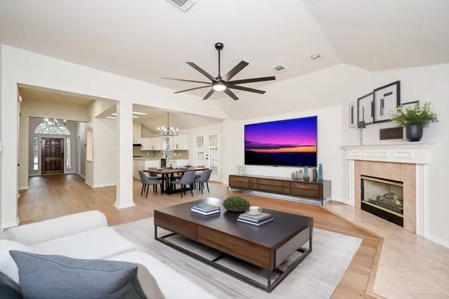 $350,000 | 13007 Turnbridge Trail, Houston, TX 77065