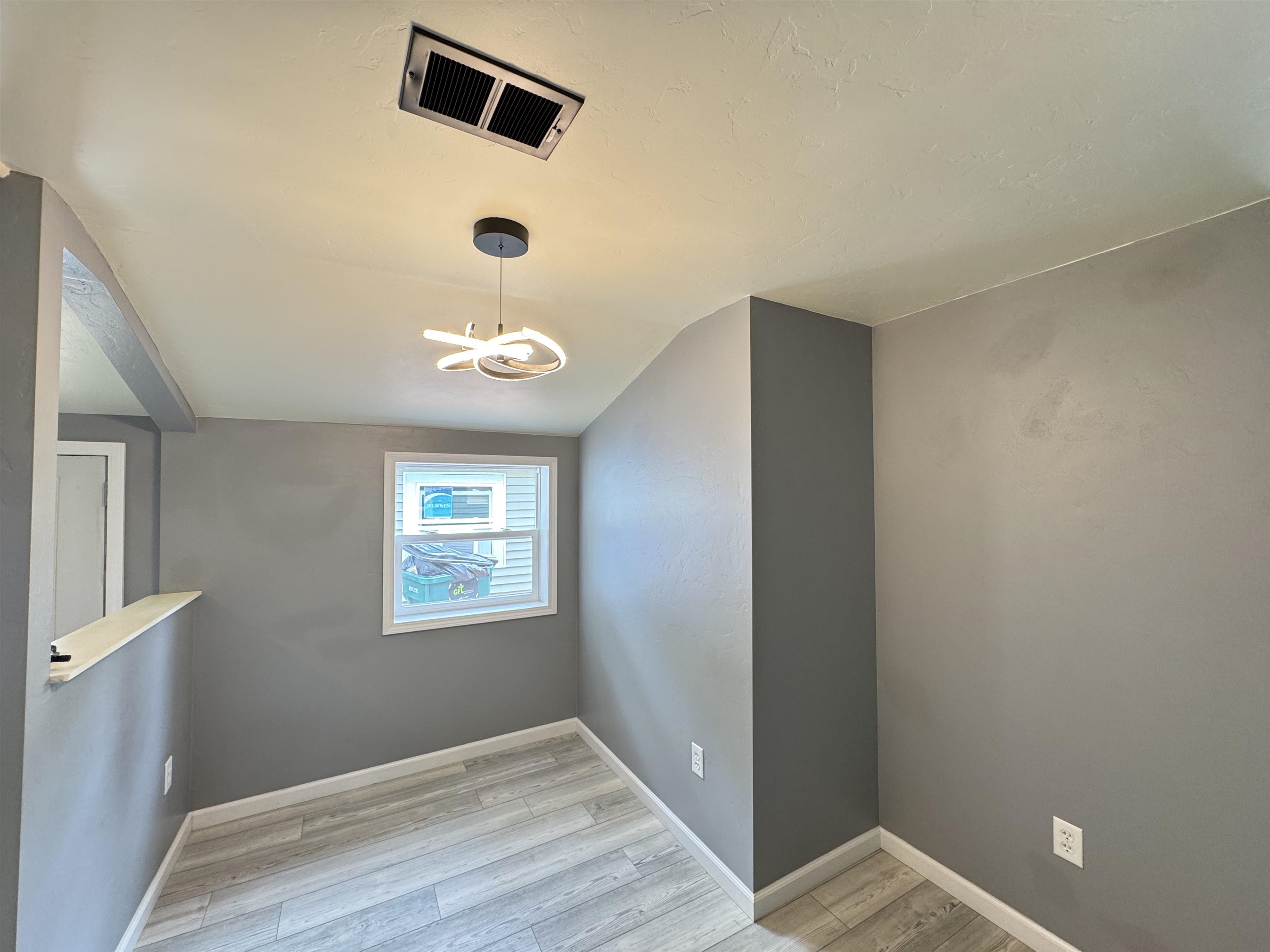 803 Demarest Avenue Waupaca, WI 54981 - Photo 7 of 16