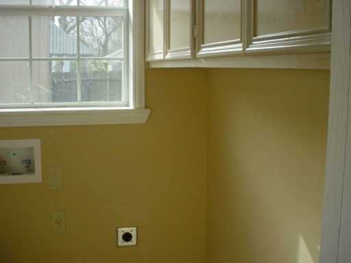 449 Southern Street Corpus Christi, TX 78404 - Photo 6 of 10 a view of a window in a small room