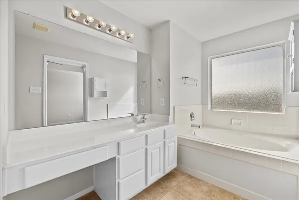 $2,350 | 7535 Park Bend Lane, Pasadena, TX 77505