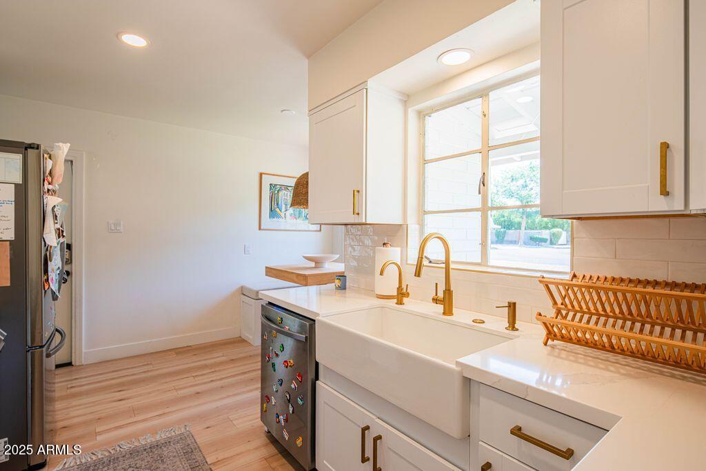 3234 East Coolidge Street Phoenix, AZ 85018 - Photo 4 of 24 Kitchen 2