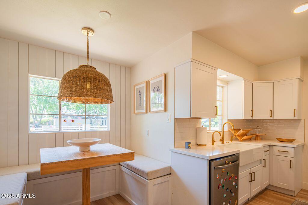 3234 East Coolidge Street Phoenix, AZ 85018 - Photo 5 of 24 Kitchen 3