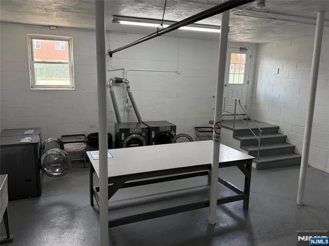 $250,000 | 203 North Beverwyck Road, Unit 1, Lake Hiawatha, NJ 07034