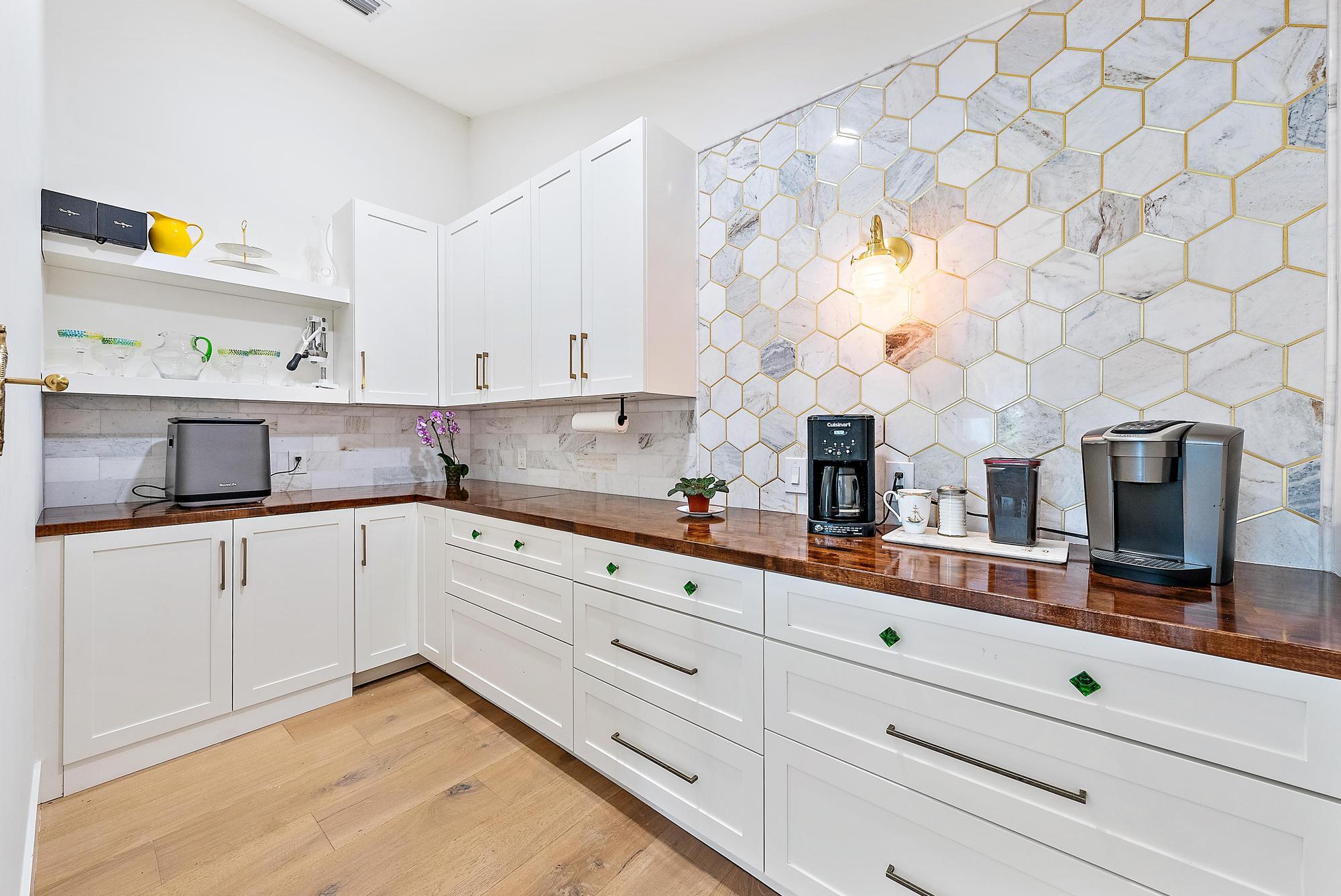 6799 Imperial Woods Road Jupiter, FL 33458 - Photo 11 of 51 Pantry / Coffee Bar