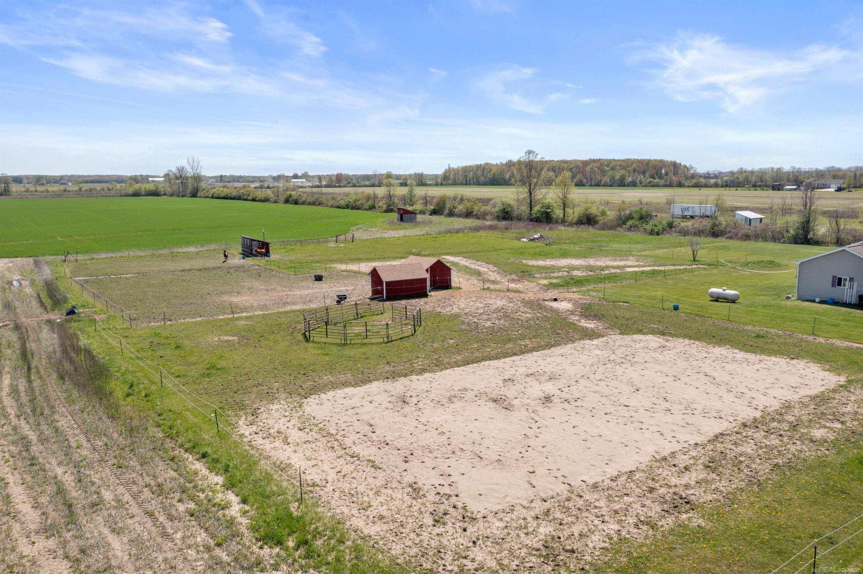 7613 Fisher Road Avoca, MI 48006 - Photo 10 of 31 50213010-d6523740-5b75-4108-b24a-5f7218cf428d.JPG