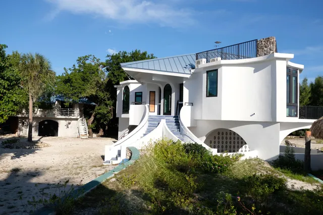 $4,449,000 | 1557 Long Beach Drive, Big Pine Key, FL 33043