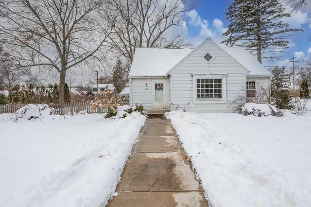 $254,000 | 4579 North 105th Street, Wauwatosa, WI 53225